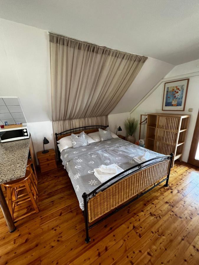 Szoloskert Studio Apartman Abrahamhegy Exterior photo